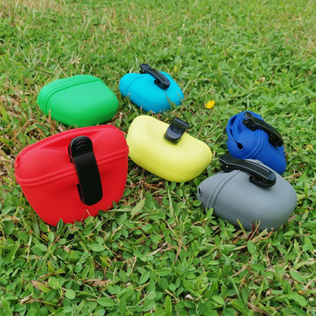 Silicone Dog Treat Pouch with Waist Clip - Image 5